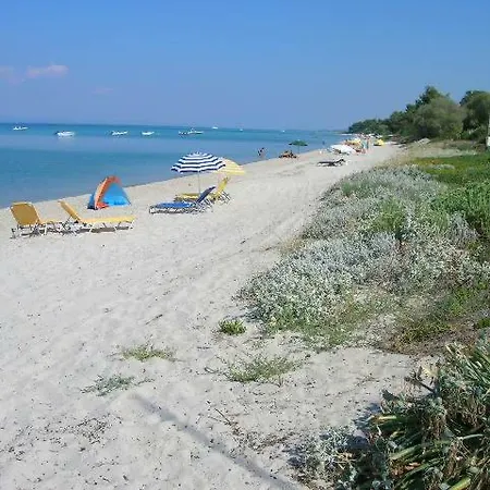 Вилла Beach Close *