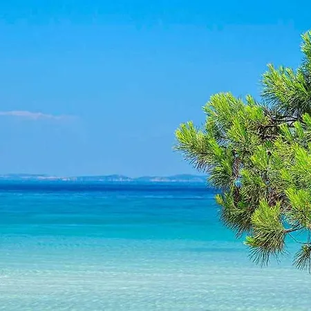 Beach Close Вилла Полихроно