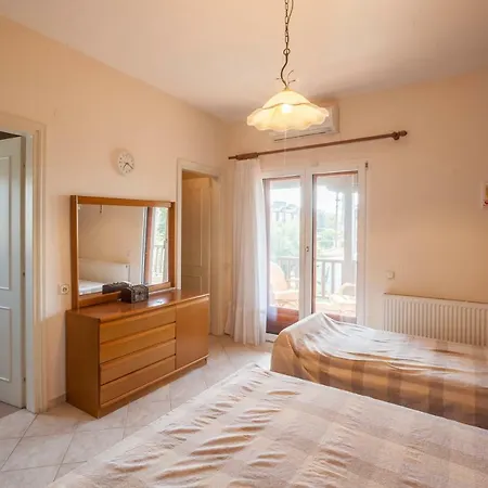 Beach Close Полихроно