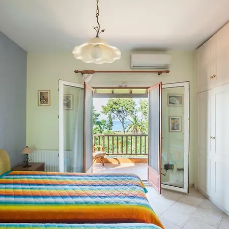 Вилла Beach Close *